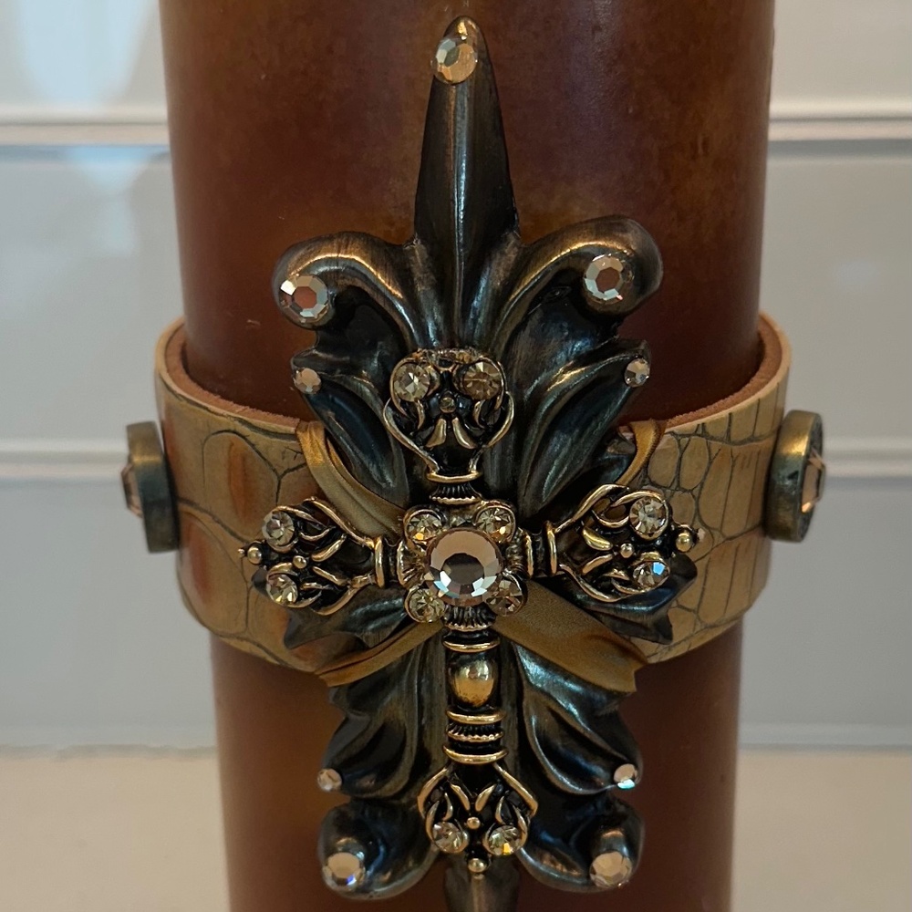 Angel Candle Co. "Scrumptious" Candle With Fleur De Lis Swarovski Crystal Belt